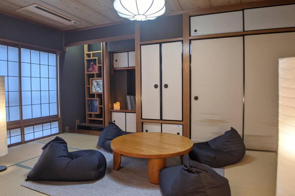 Ferienwohnung Roundabout Ōsaka Exterior foto